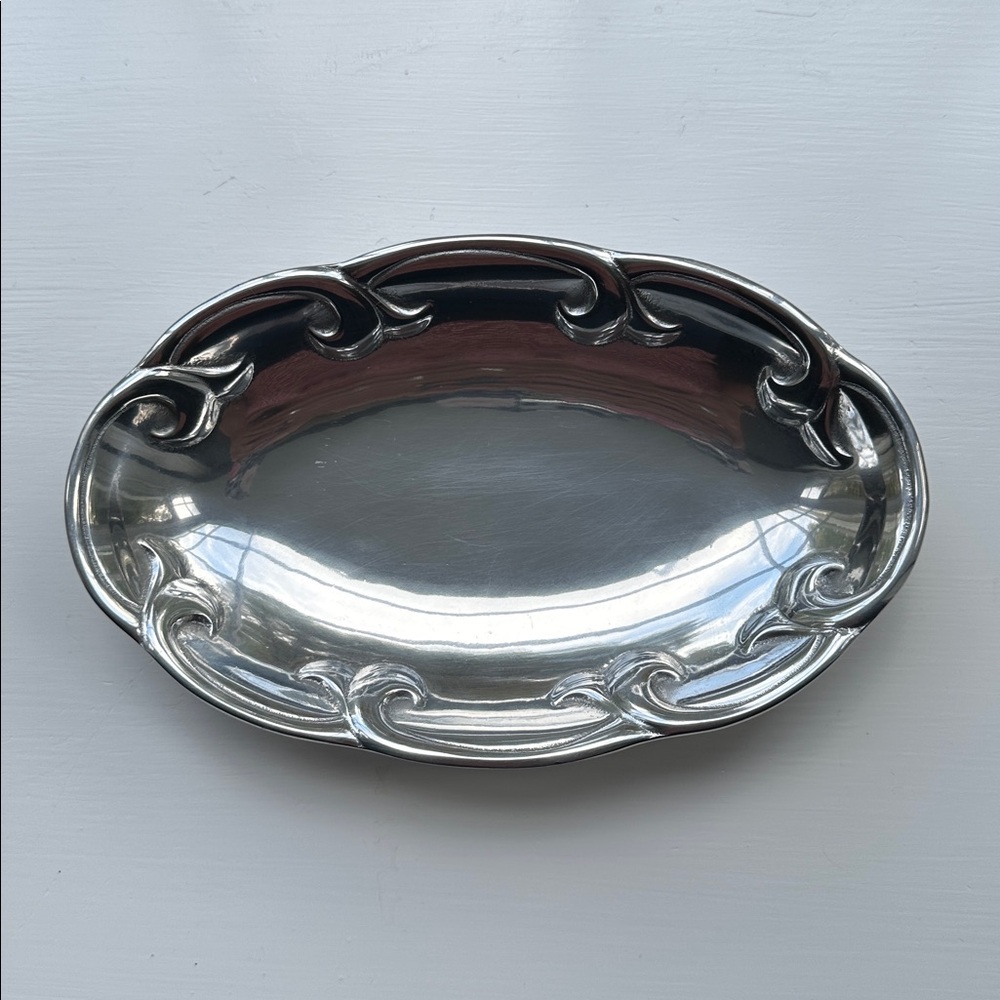 WILTON ARMETALE Silver Oval Serving Tray